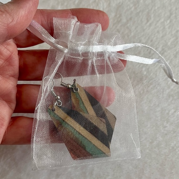 🌟3/$12 NEW Wooden Geometric Color Block Drop Pierced Earrings - Picture 4 of 5